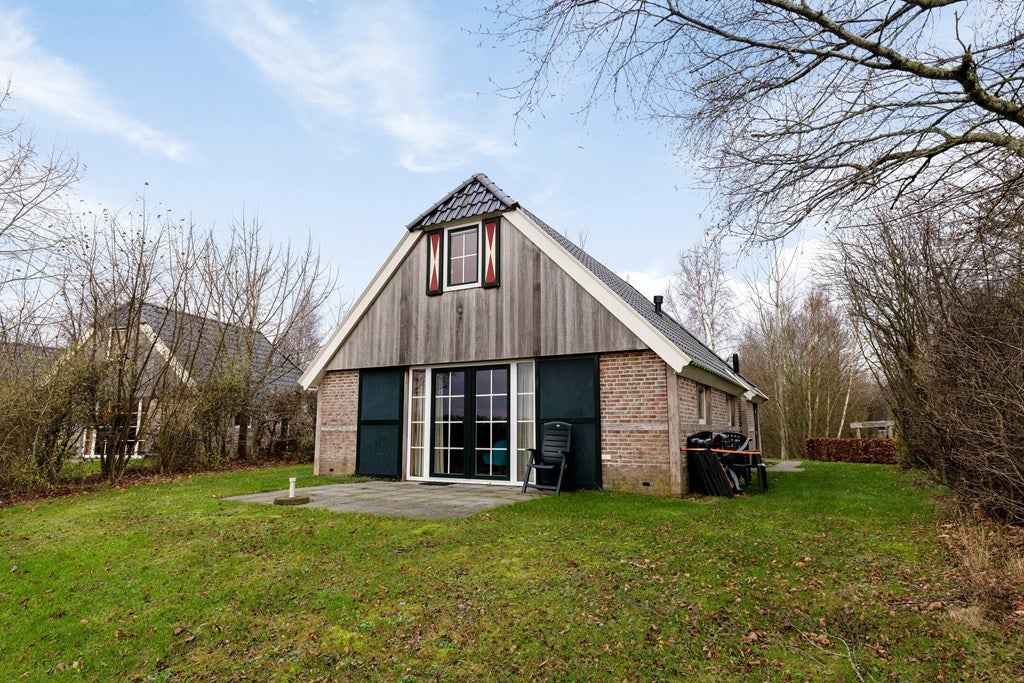 Huis Mr. J.B. Kanweg 3 300 in Witteveen
