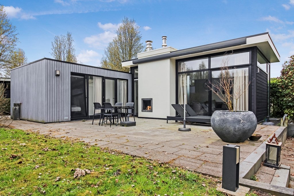 Huis Buitenhuizerweg 2 123 in Velsen-Zuid