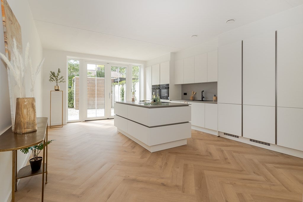 Tussenwoning te koop: President Rooseveltlaan 154, Maastricht