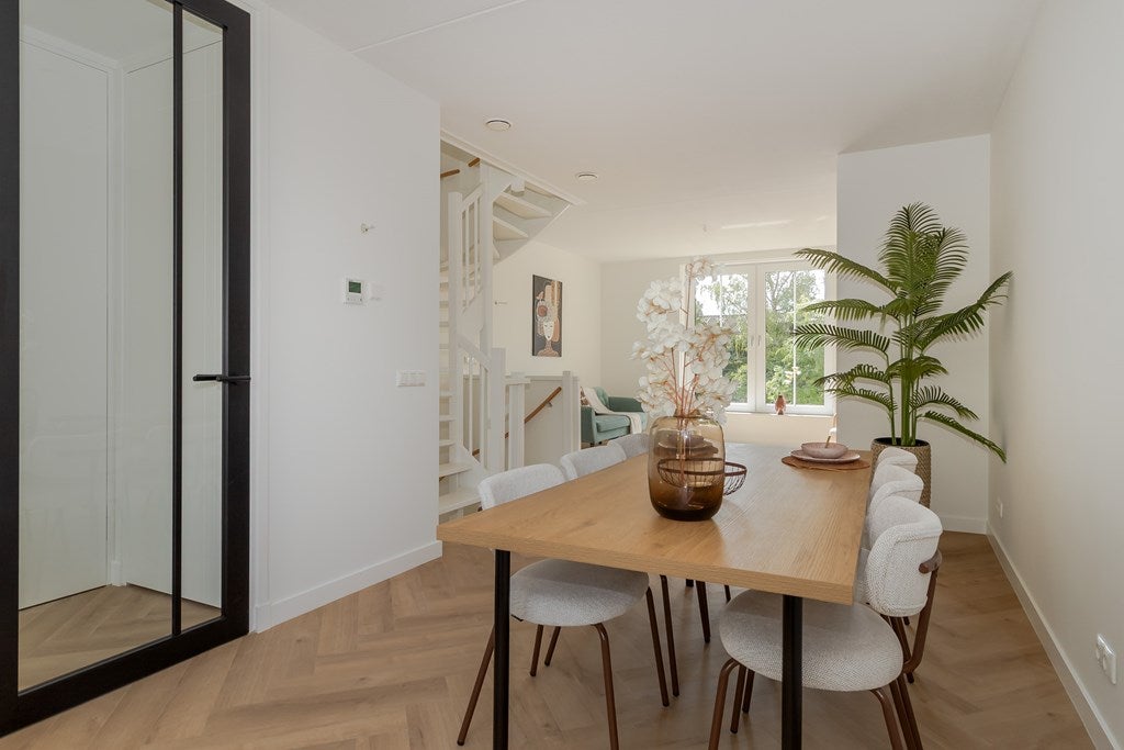 Tussenwoning te koop: President Rooseveltlaan 154, Maastricht