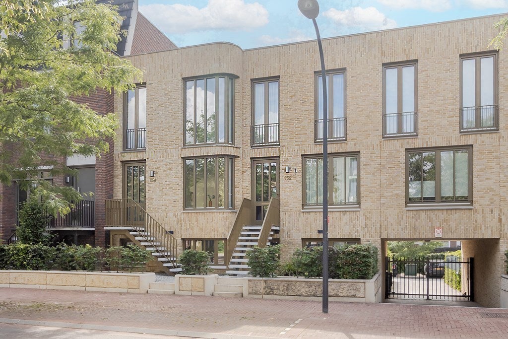 Tussenwoning te koop: President Rooseveltlaan 154, Maastricht