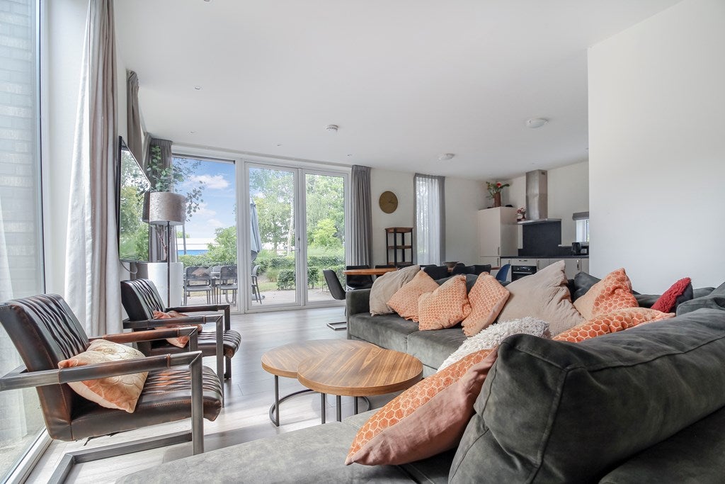 Vrijstaande woning te koop: Spijkweg 15-129, Biddinghuizen