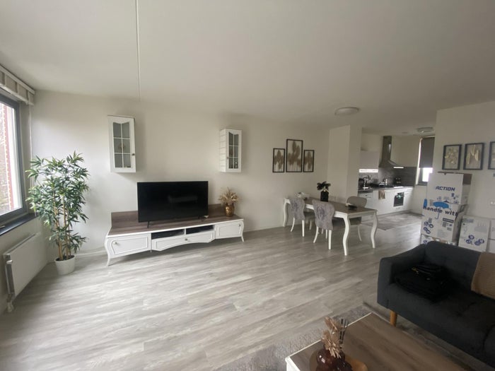 Te huur: Appartement Mathenesserdijk 389 A in Rotterdam