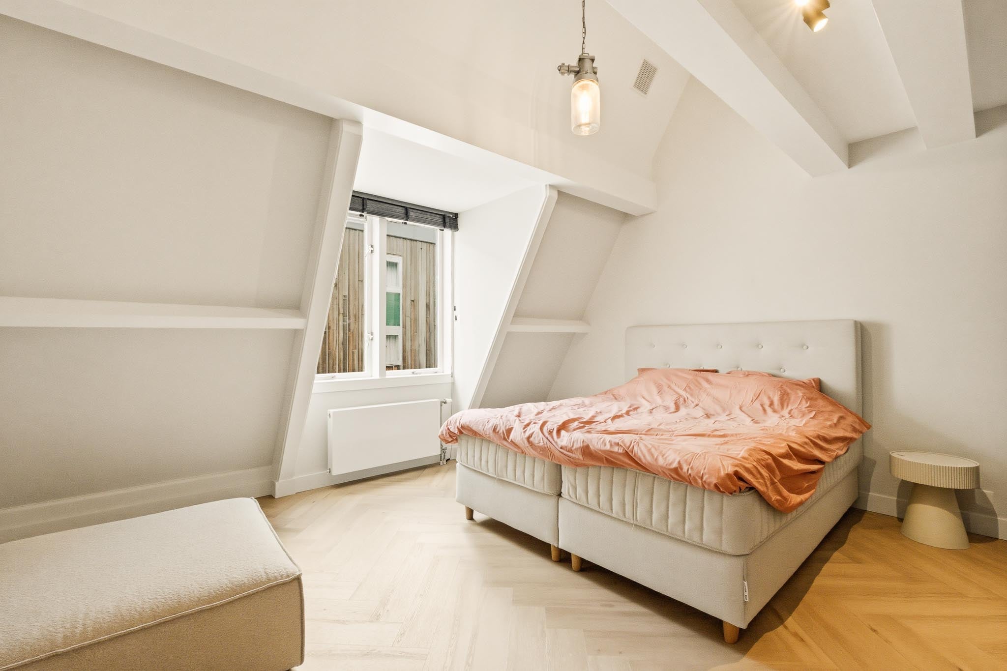 Appartement te huur: Nieuwe Nieuwstraat 18E, Amsterdam
