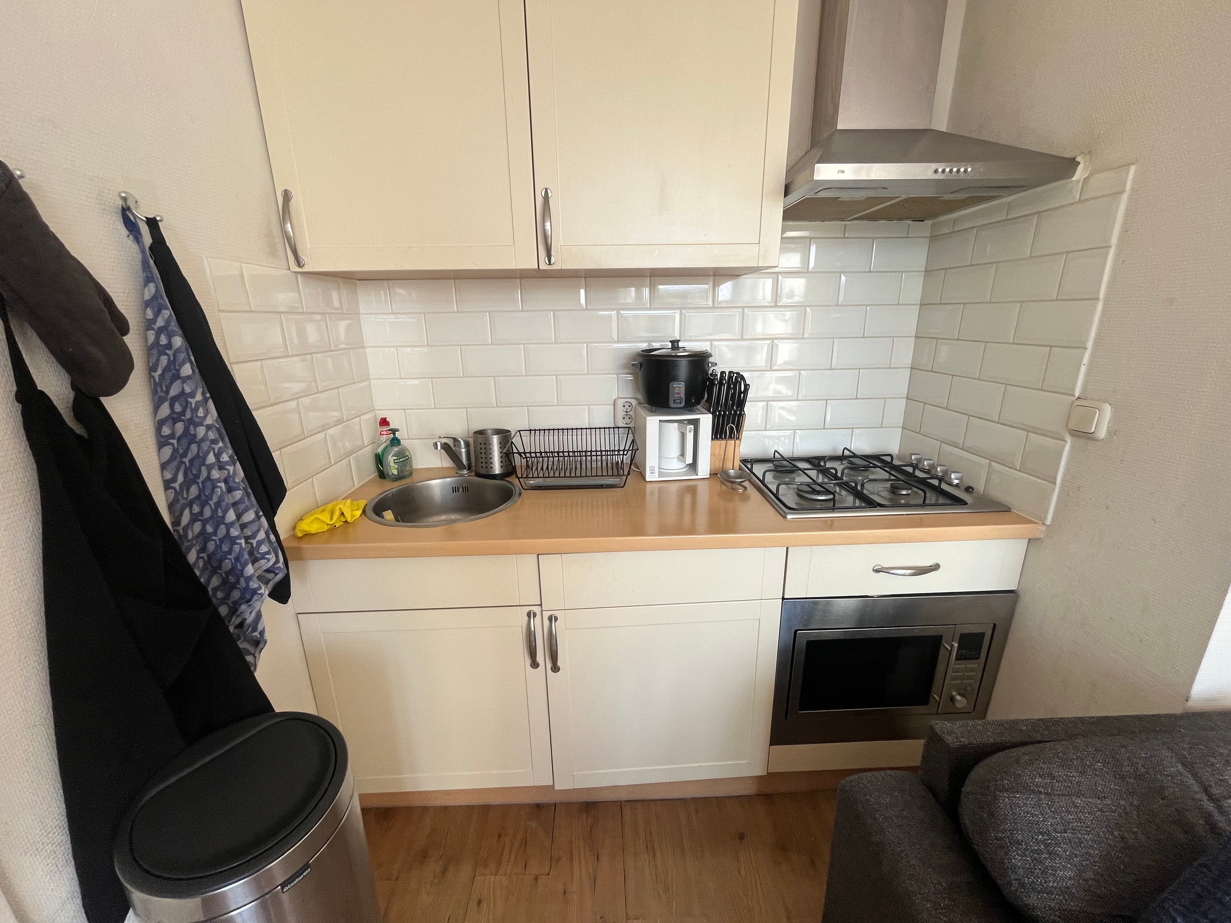 Studio te huur: Valkenboslaan 280C, 'S-Gravenhage