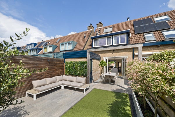 Huis Hooikamp 124 in Leidschendam