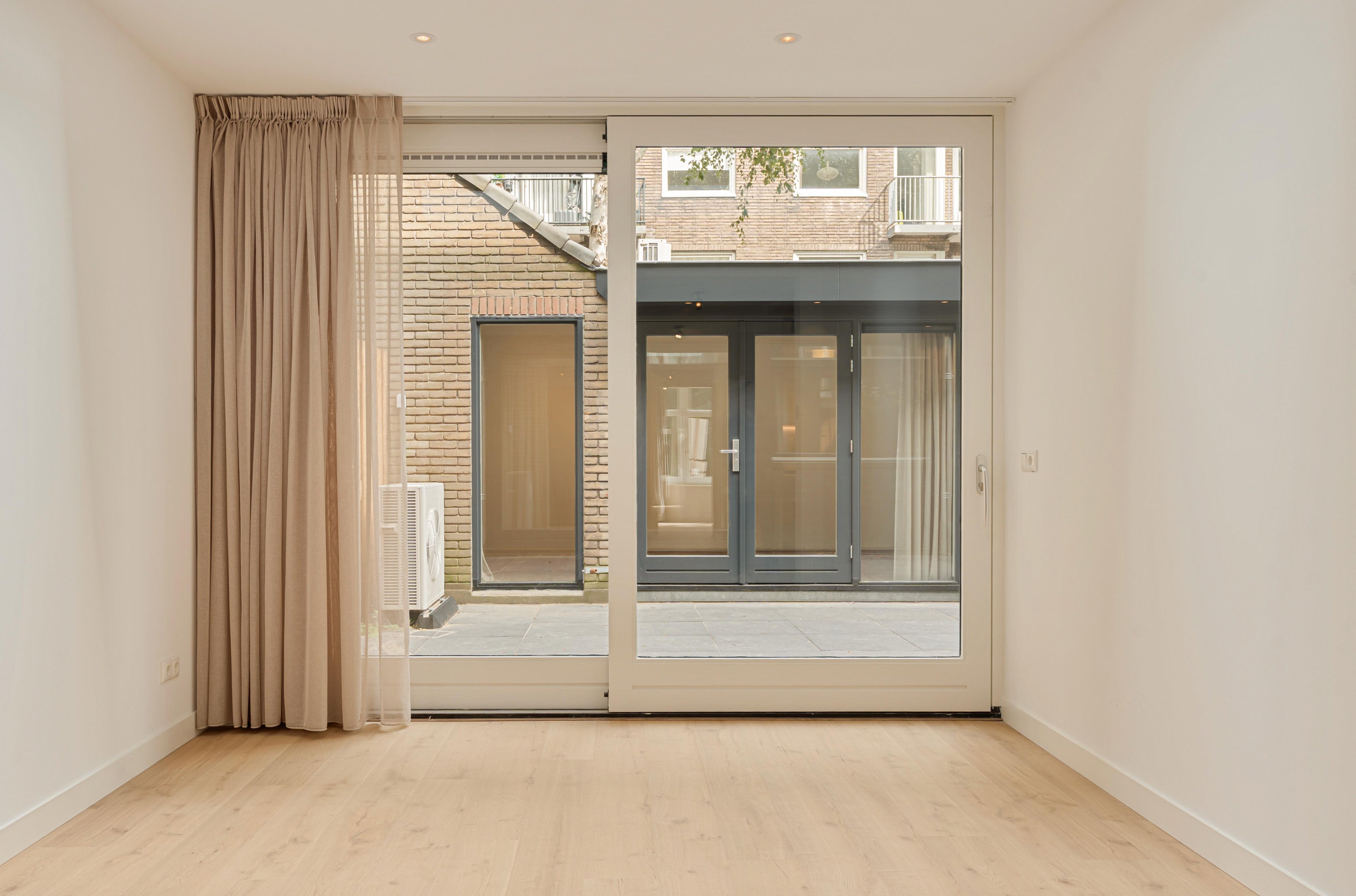 Woning te huur: Ferguutstraat, Amsterdam