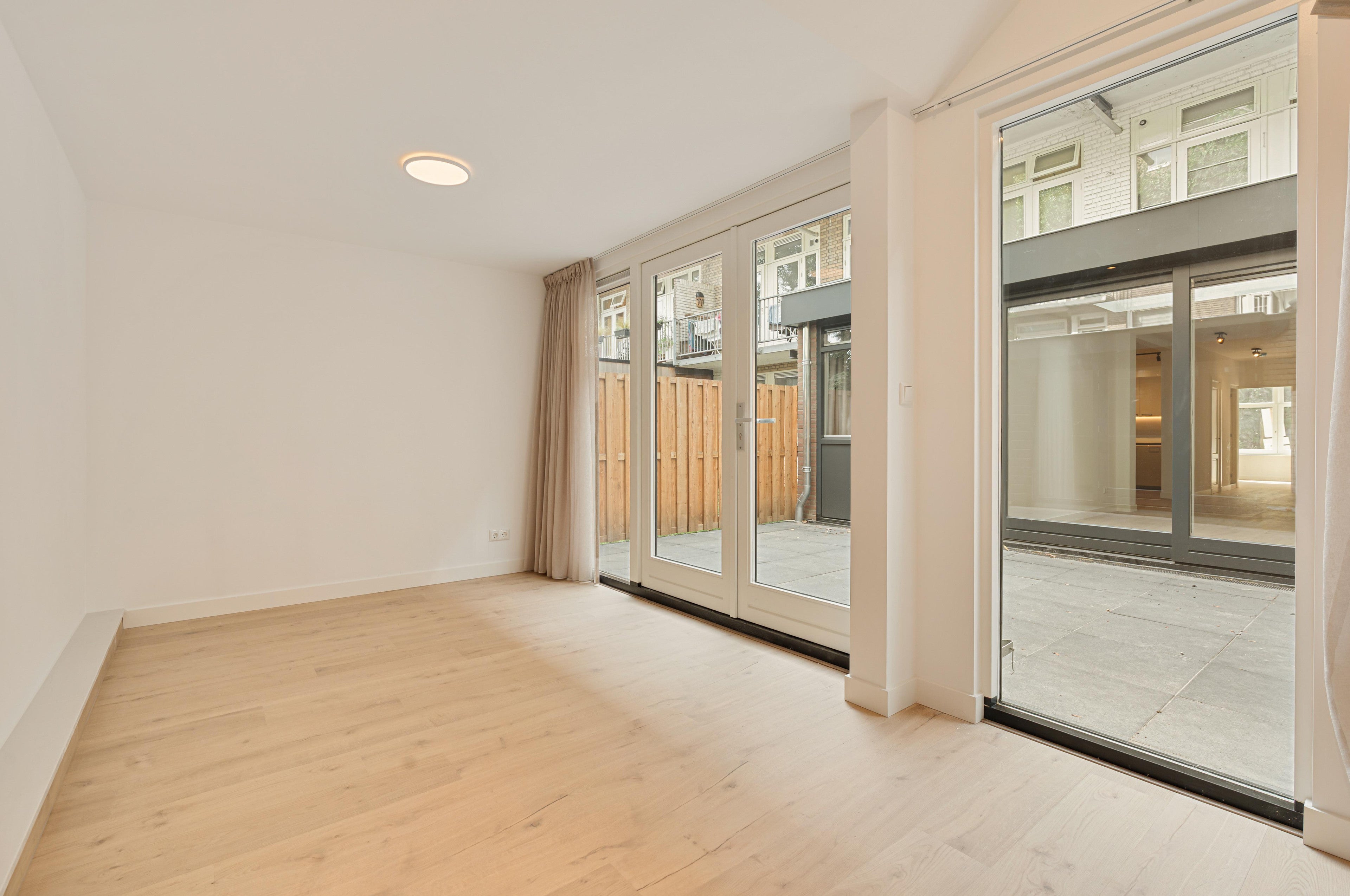 Woning te huur: Ferguutstraat, Amsterdam