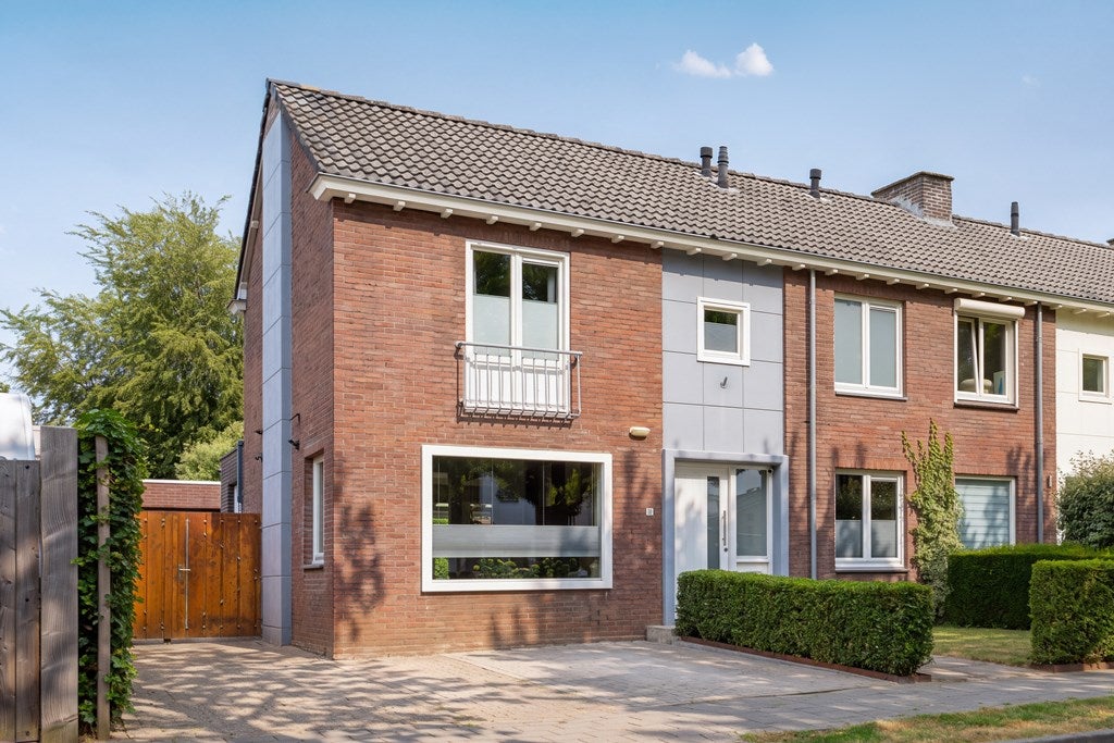 Huis Van Veldekelaan 10 in Geleen