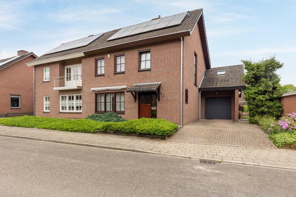 Huis te koop Pater Schreursstraat 1 in Sittard voor € 389.000