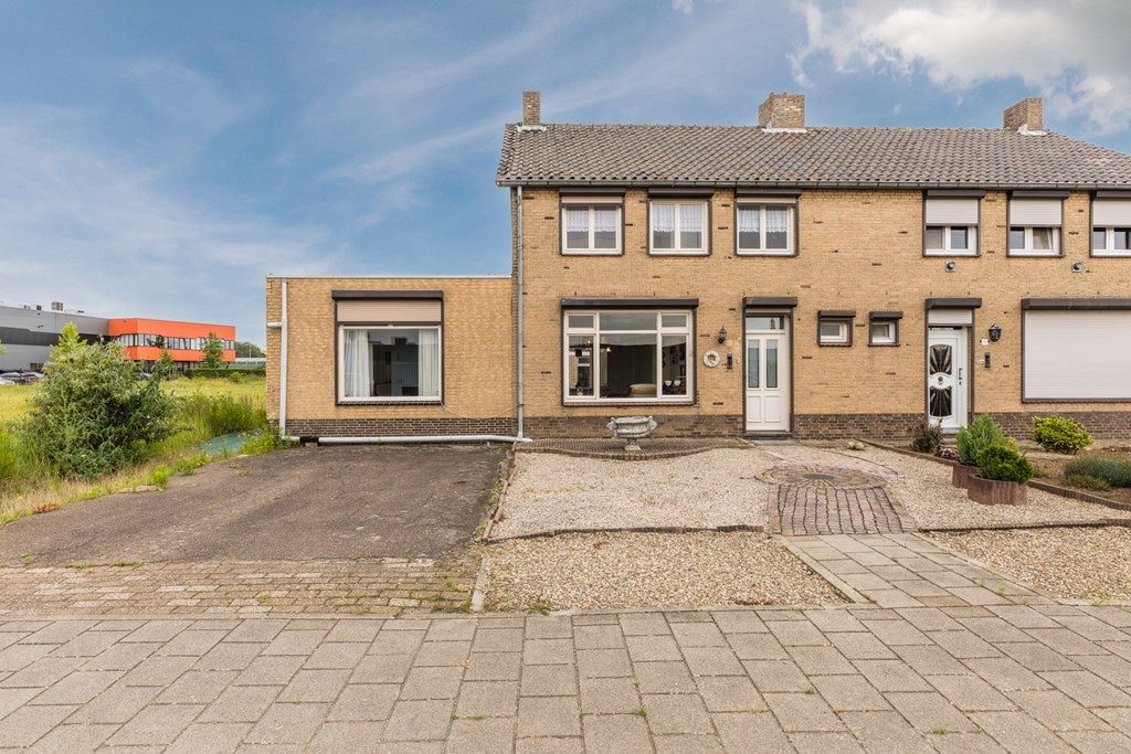 Huis Loperweg 7 in Echt