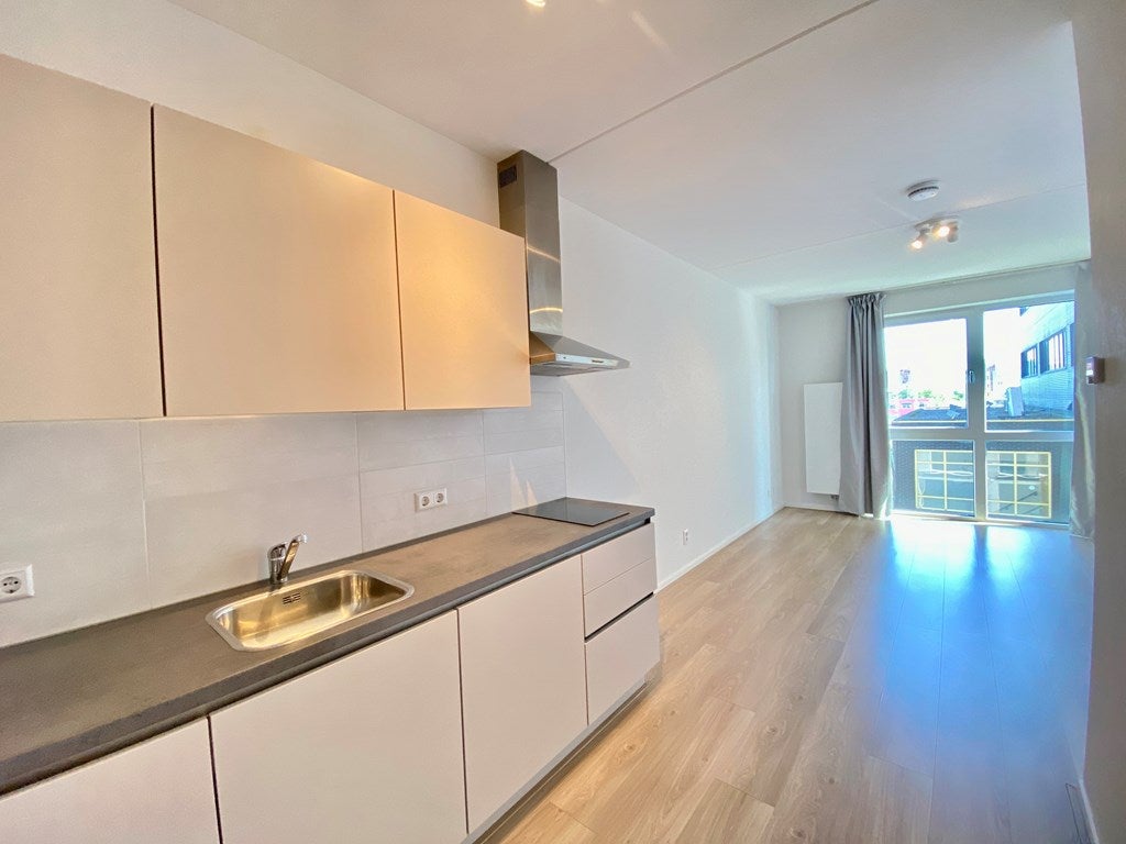 Studio te huur: Laakweg 21Z, 'S-Gravenhage