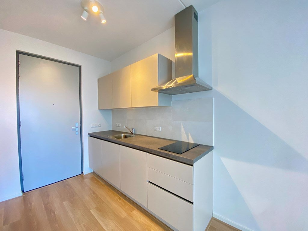 Studio te huur: Laakweg 21Z, 'S-Gravenhage