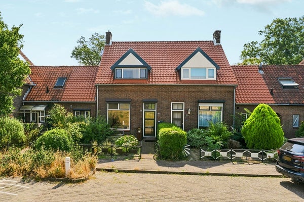 Huis Grangesbergenlaan 15 in Tolkamer
