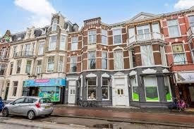 Flat Laan van Meerdervoort in Den Haag