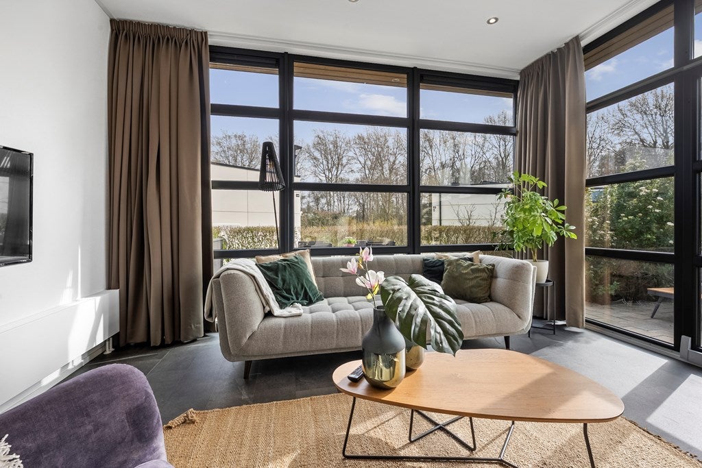 Vrijstaande woning te koop: Buitenhuizerweg 2, Velsen-Zuid