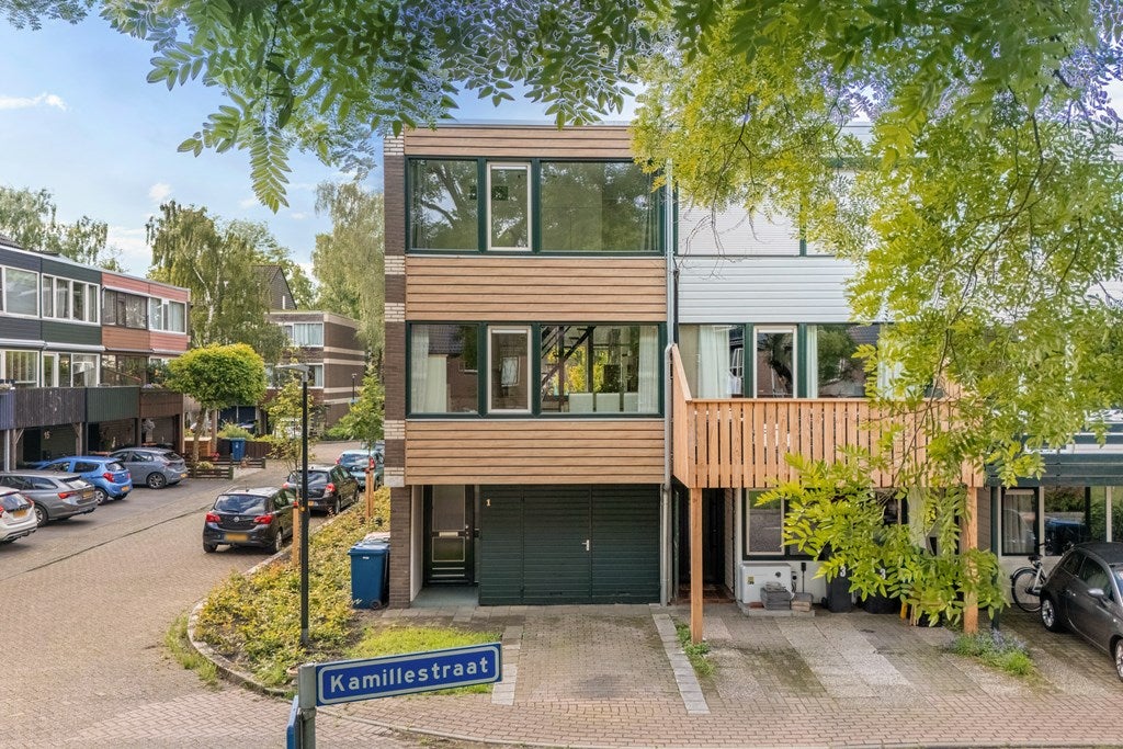 Huis Kamillestraat 1 in Apeldoorn