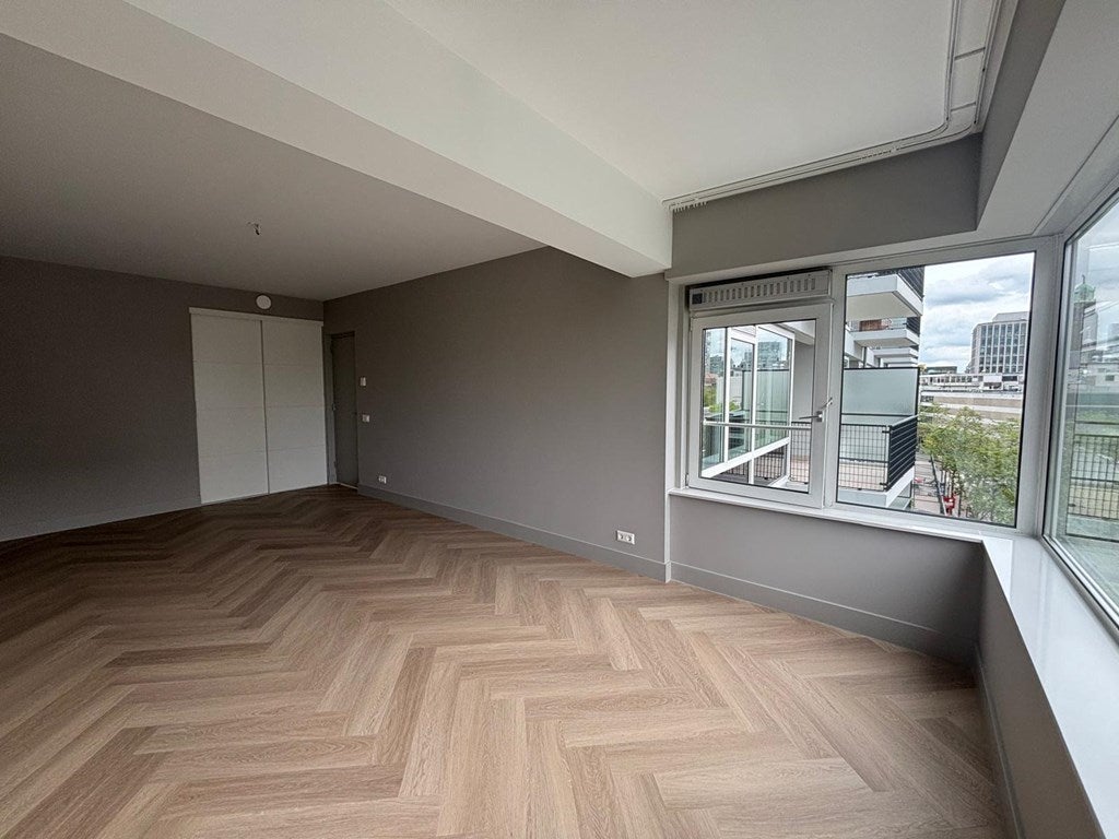 Woning te huur: Kruiskade, Rotterdam