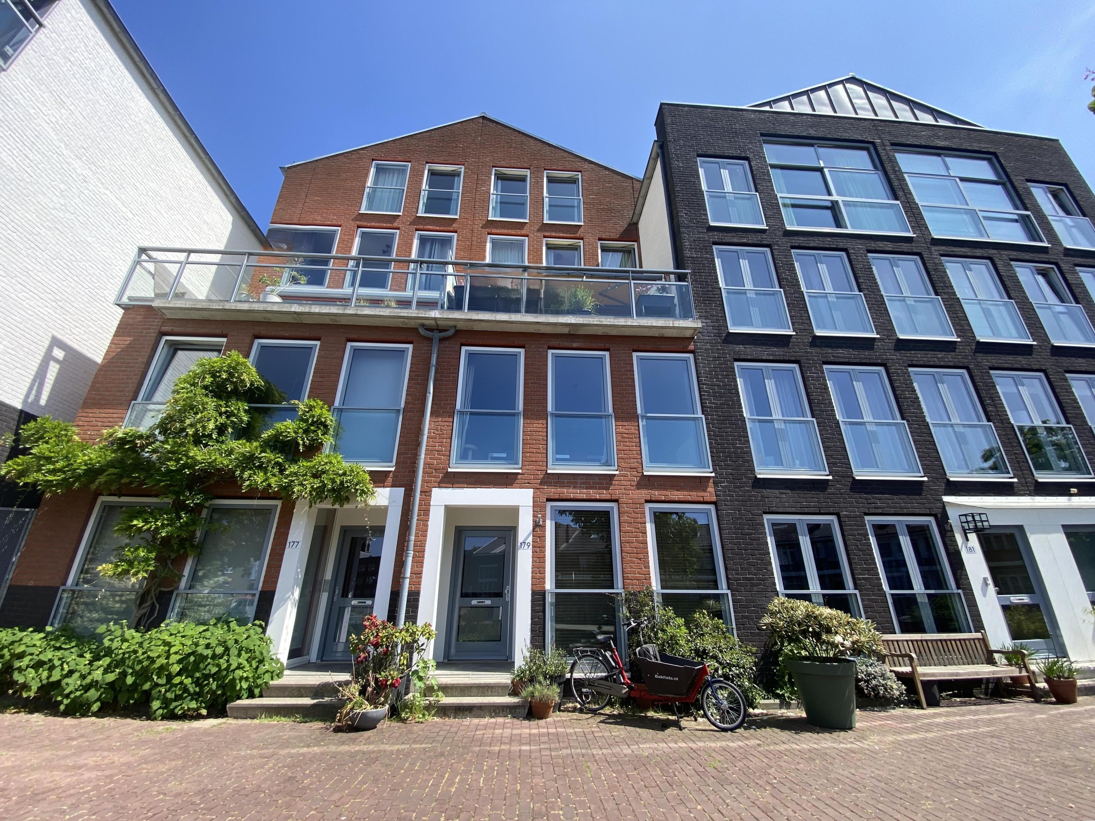 Te huur Huis Schuttevaerkade in Dordrecht