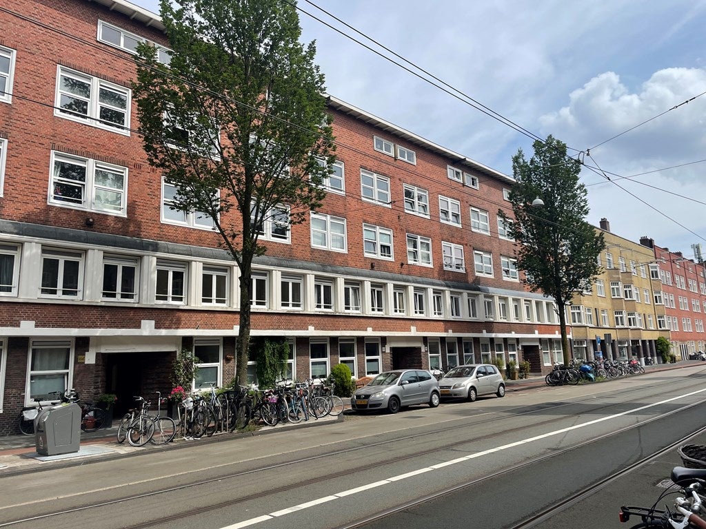 Flat Admiraal De Ruijterweg 352 2