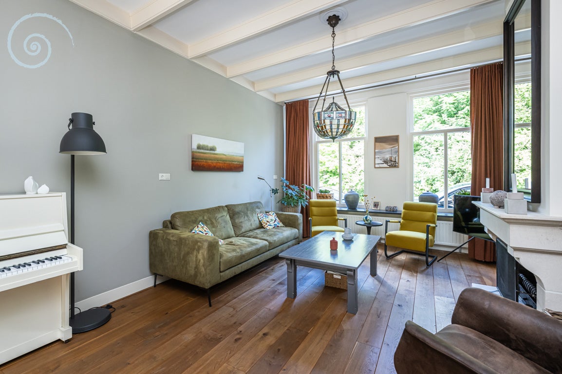 Tussenwoning te koop: Ring 11, Dirksland