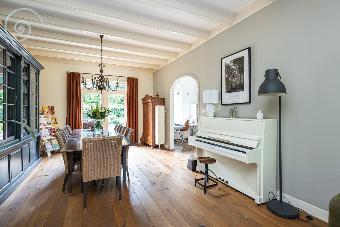 Tussenwoning te koop: Ring 11, Dirksland