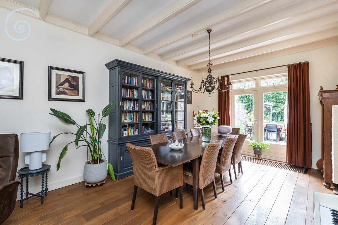 Tussenwoning te koop: Ring 11, Dirksland