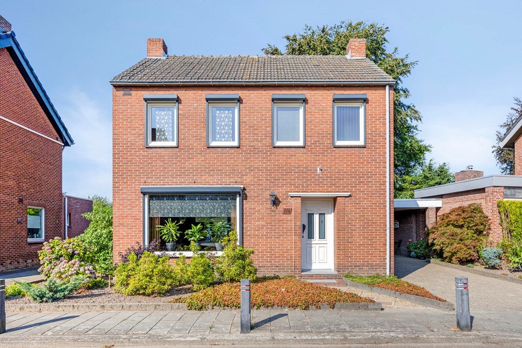 Huis Dorpsstraat 114 in Roermond