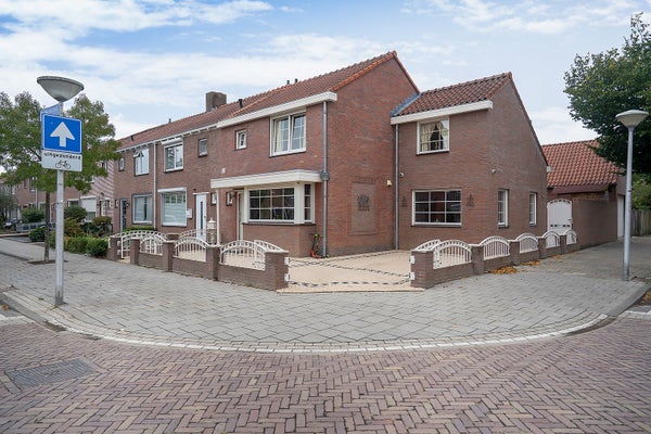 Huis te koop de Bazelstraat 2 in Eindhoven voor € 550.000