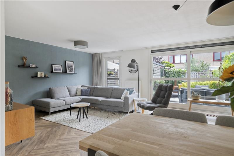 Tussenwoning te koop: Pieter Brueghelstraat 77, Almere
