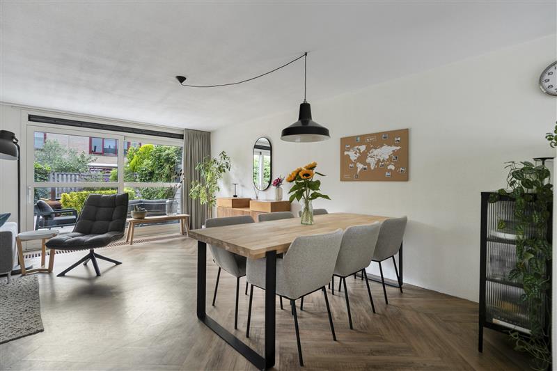 Tussenwoning te koop: Pieter Brueghelstraat 77, Almere