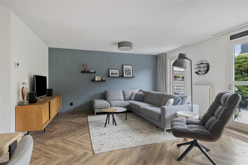 Tussenwoning te koop: Pieter Brueghelstraat 77, Almere