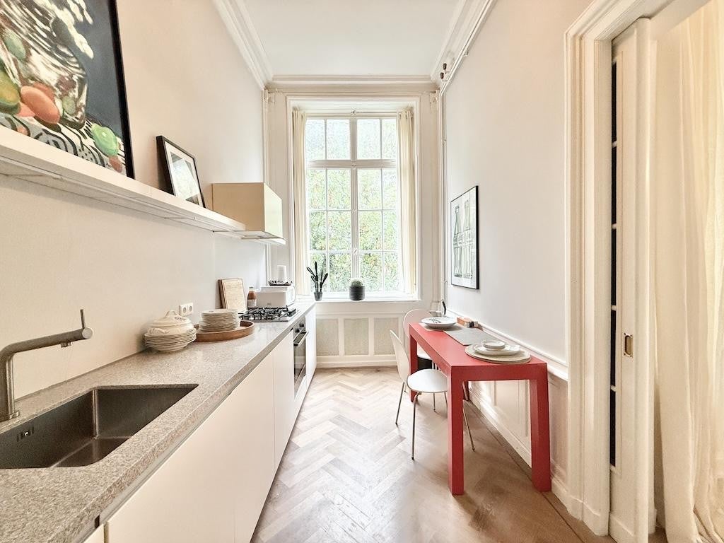 Woning te huur: Van Eeghenstraat, Amsterdam
