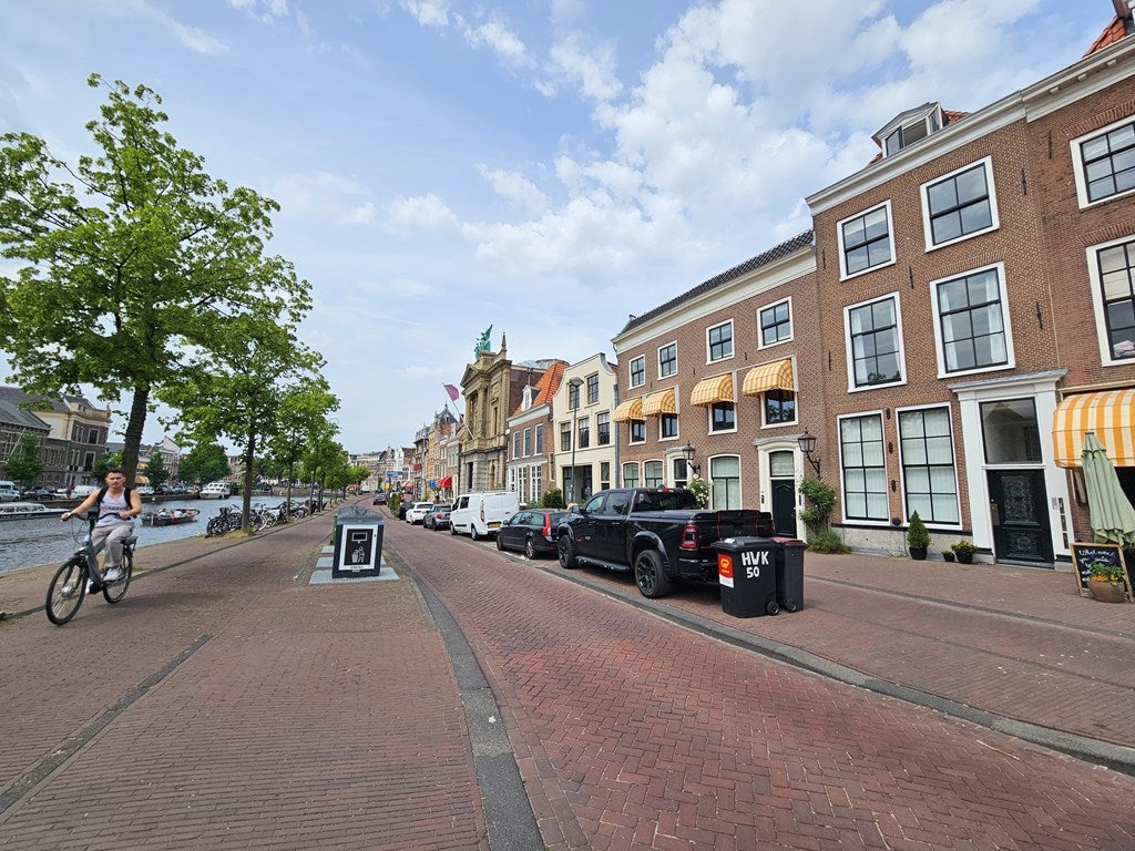 Flat Spaarne 6 B