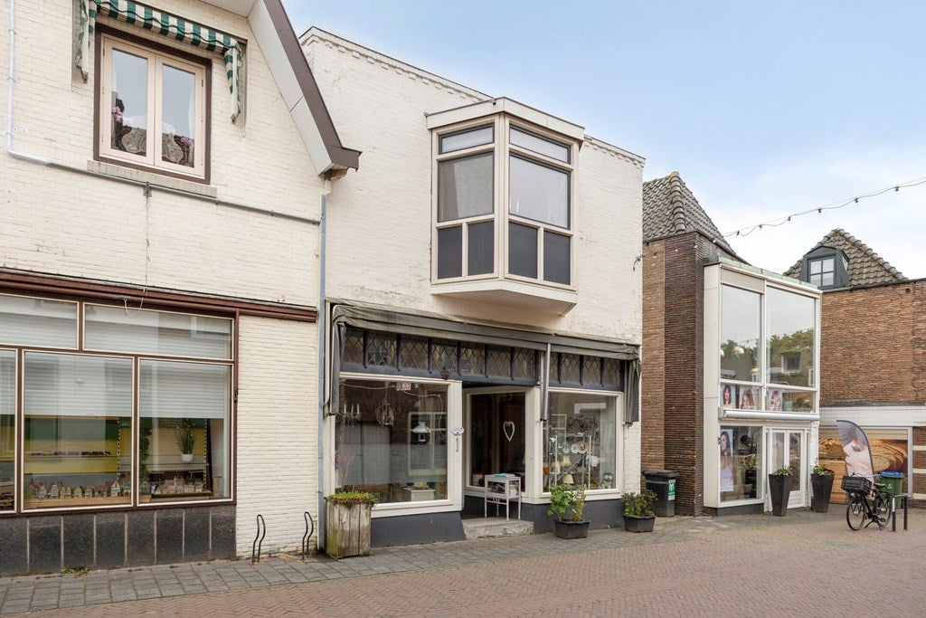 Hoekwoning te koop: Kerkstraat 1, Renkum
