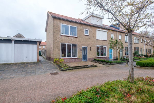 Huis Emmalaan 10 in Genemuiden