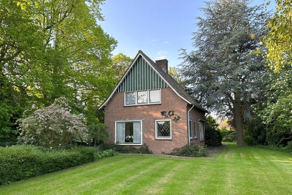 Huis te koop Raadhuislaan 9 in Mijnsheerenland voor € 1.075.000