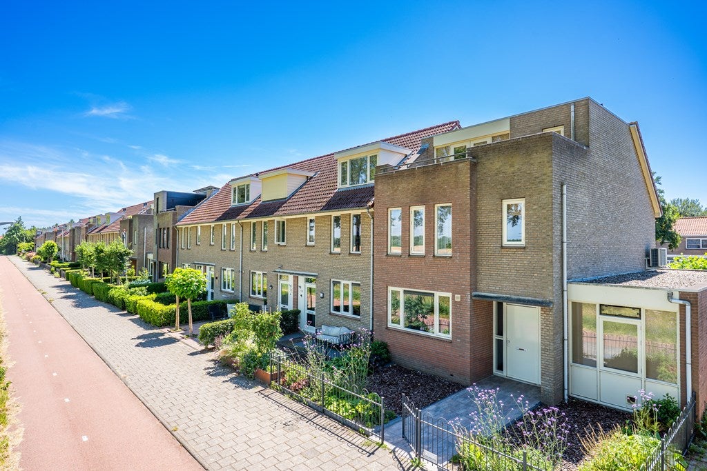 Tussenwoning te koop: Torkruidstraat 4, Lisserbroek