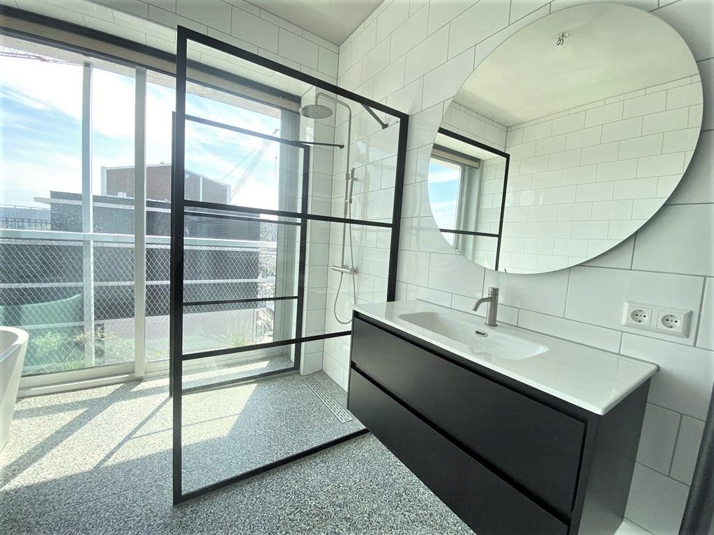 Woning te huur: Leen Jongewaardkade, Amsterdam