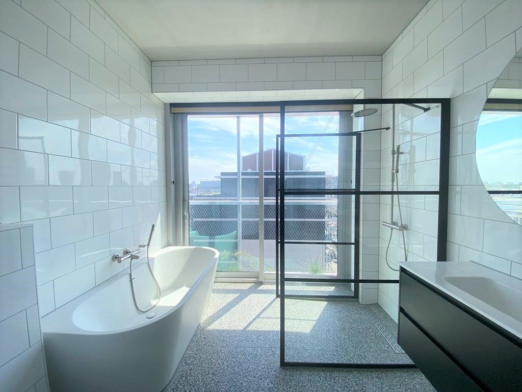 Woning te huur: Leen Jongewaardkade, Amsterdam