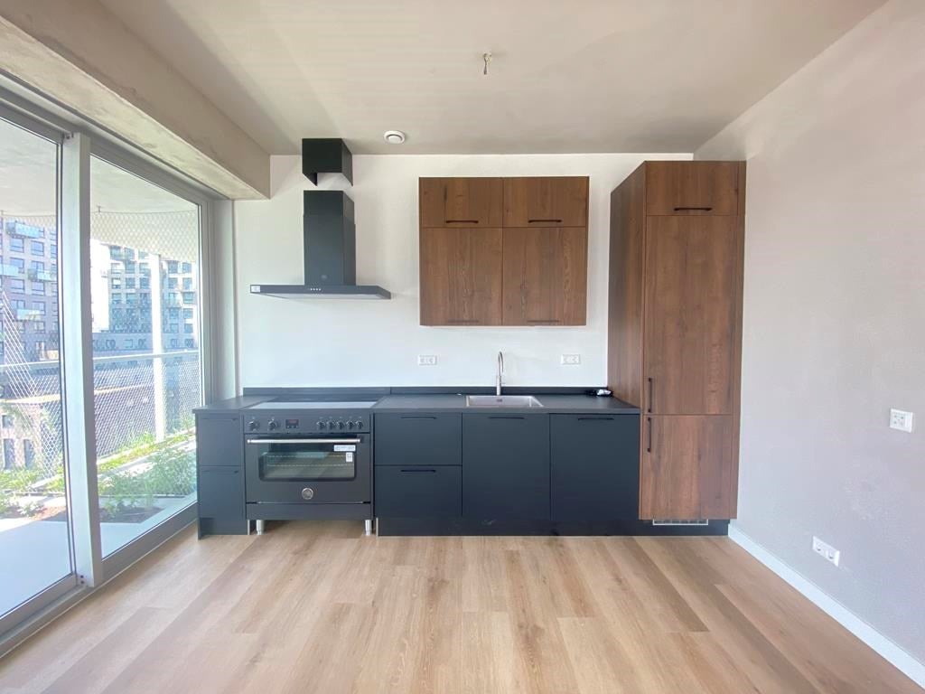 Woning te huur: Leen Jongewaardkade, Amsterdam