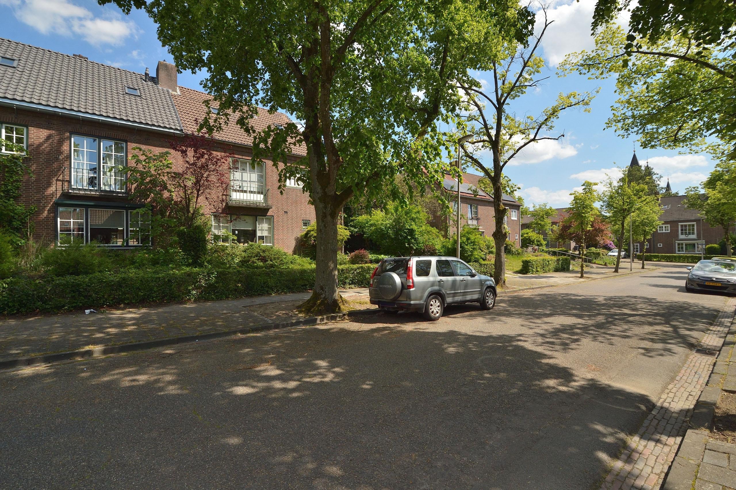 Twee-onder-één-kap te koop: Van Lennepstraat 19, Heerlen
