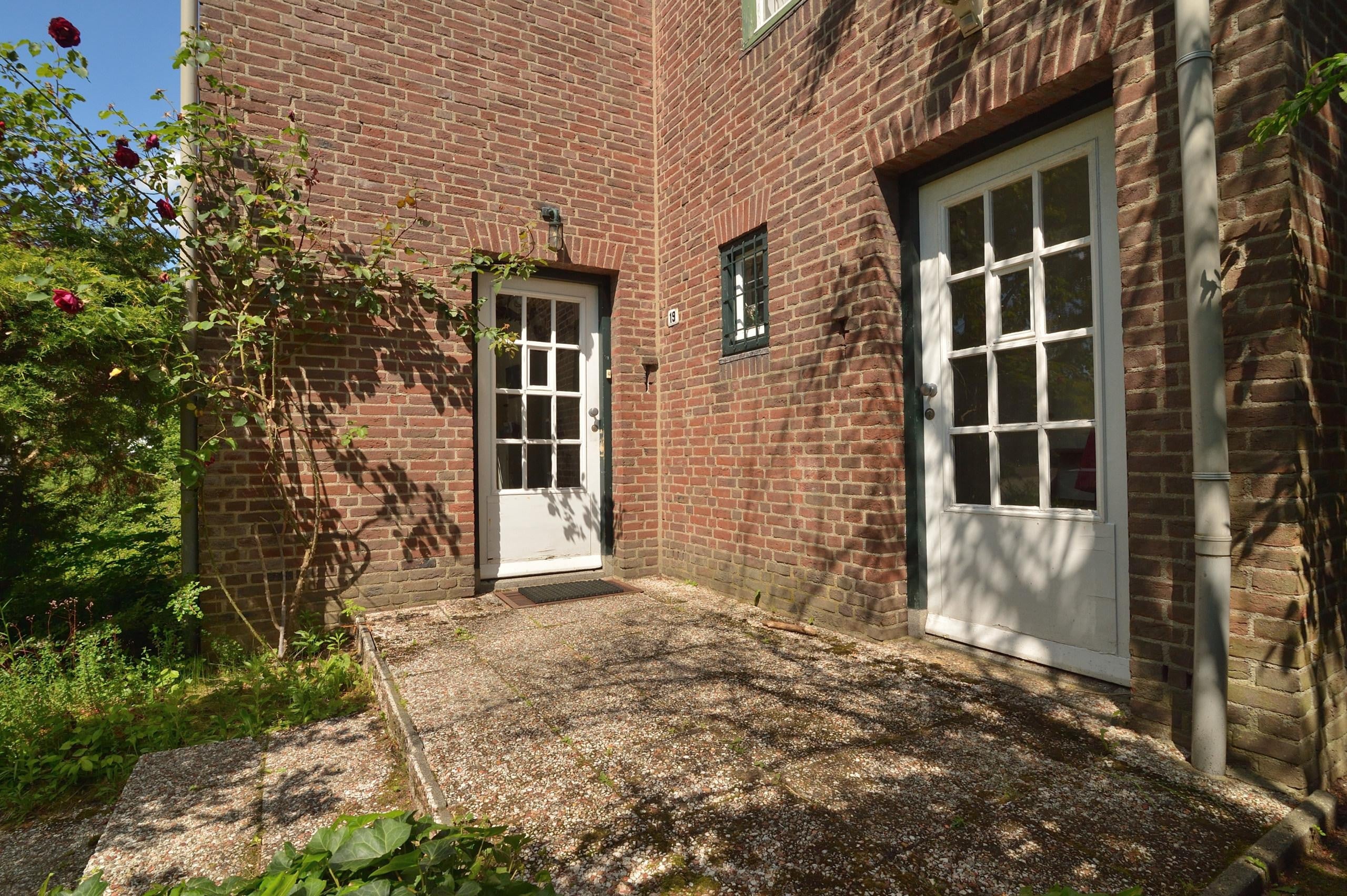 Twee-onder-één-kap te koop: Van Lennepstraat 19, Heerlen