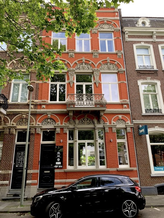 Flat Wilhelminasingel 76 D