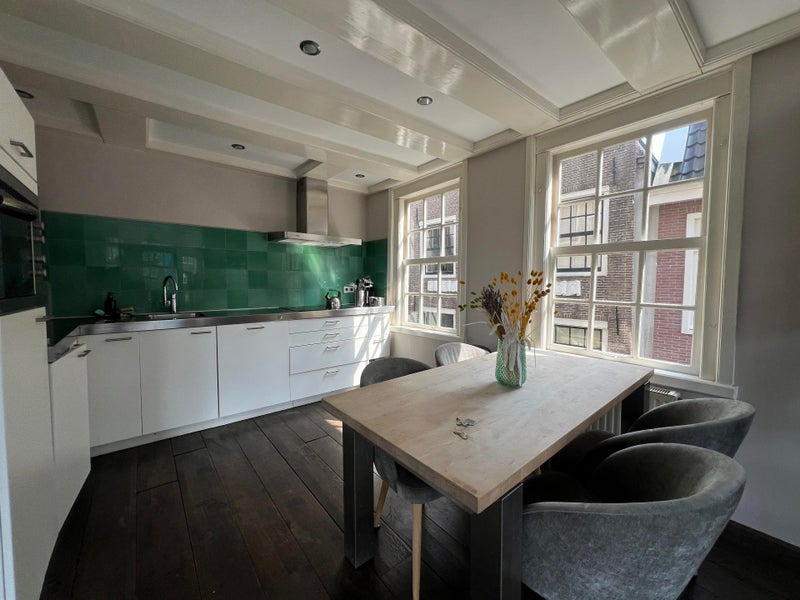 Te huur Appartement Nieuwezijds Voorburgwal in Amsterdam