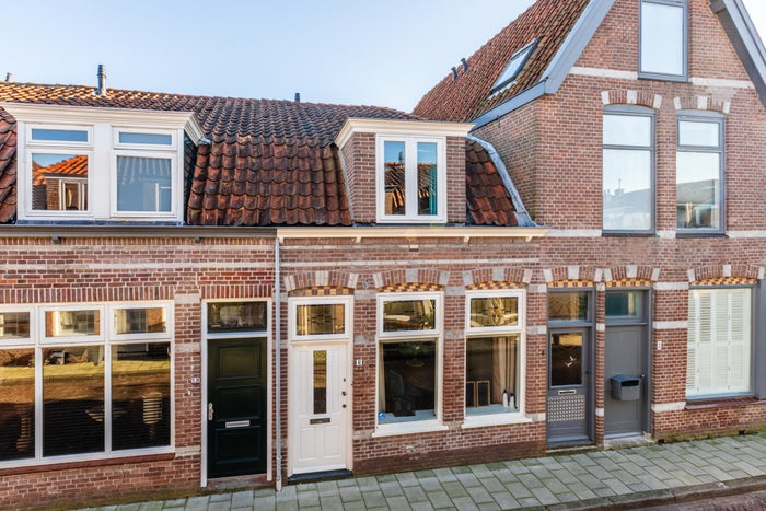 1e Landdwarsstraat 6