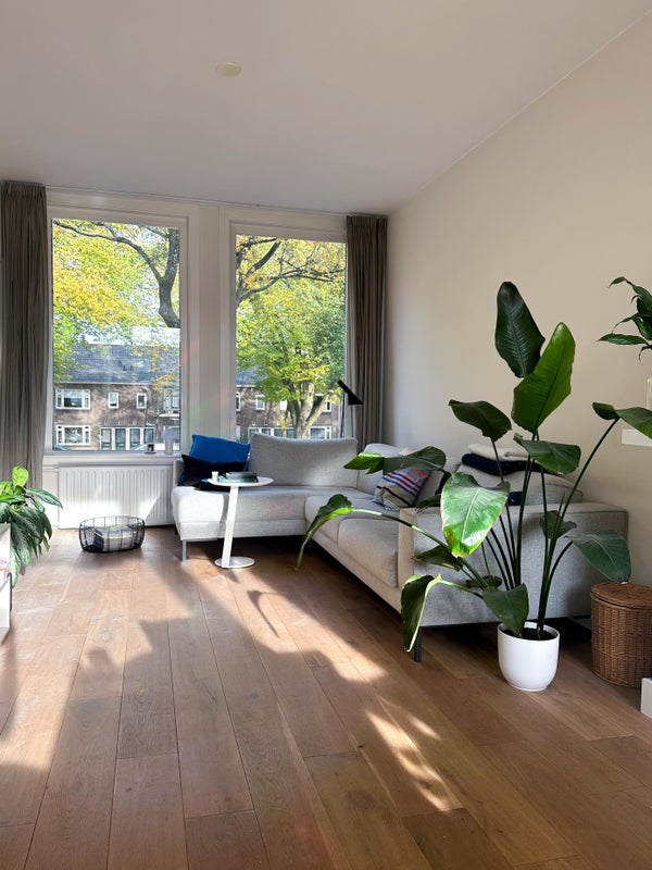 Flat Burgemeester van Tuyllkade in Utrecht