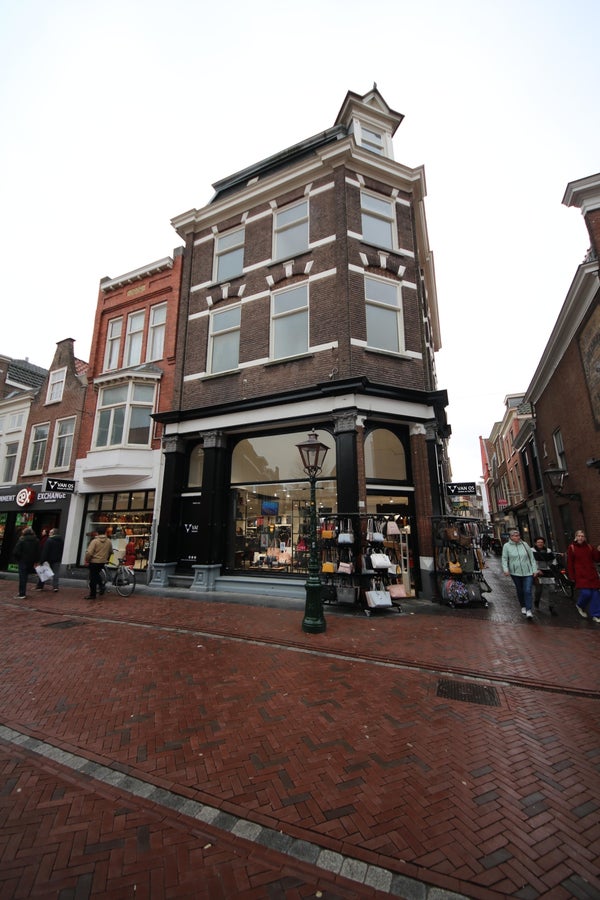 Flat Vrouwensteeg 2 A