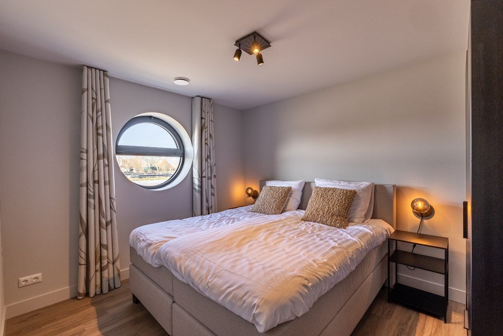 Vrijstaande woning te koop: Straatweg 32, Follega