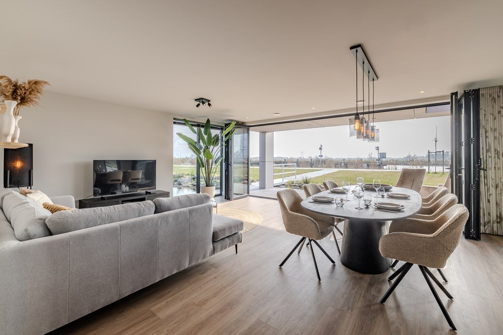 Vrijstaande woning te koop: Straatweg 32, Follega